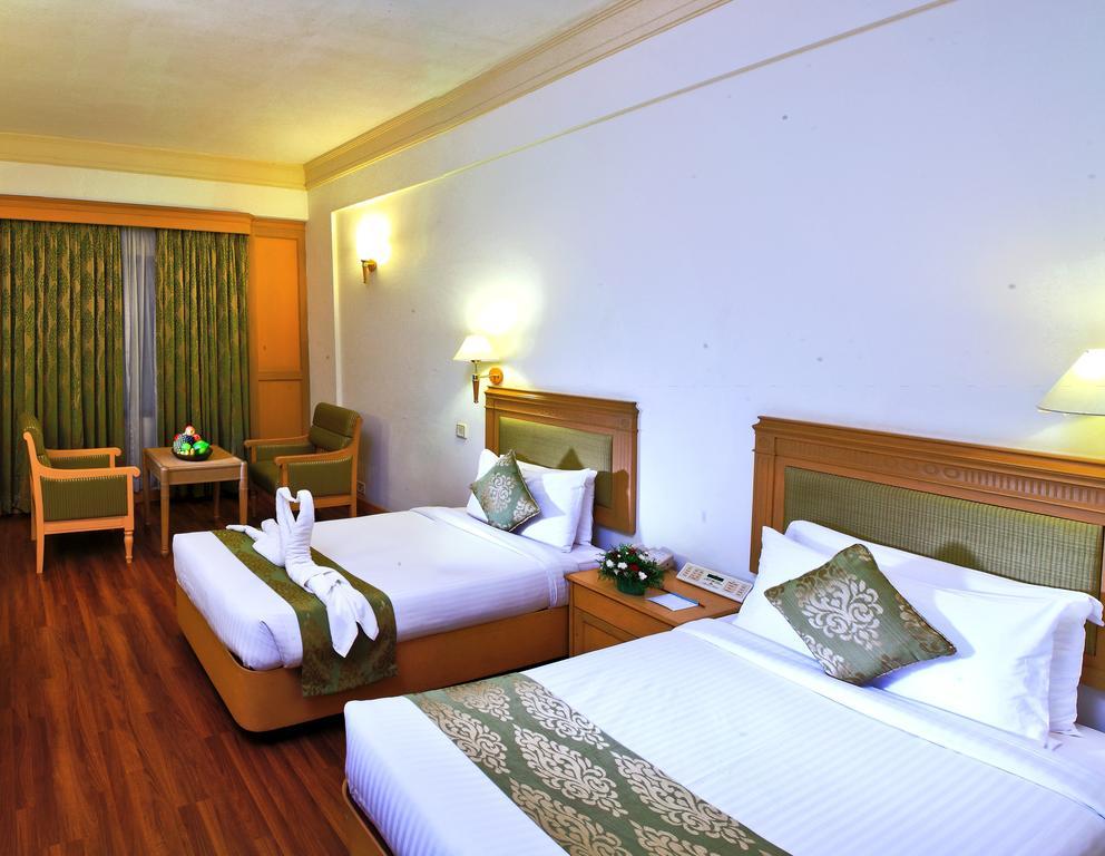 Abad Atrium Otel Kochi Dış mekan fotoğraf