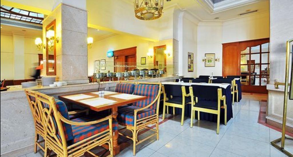 Abad Atrium Otel Kochi Dış mekan fotoğraf