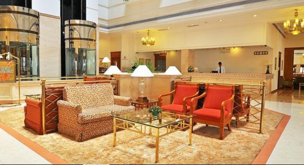 Abad Atrium Otel Kochi Dış mekan fotoğraf