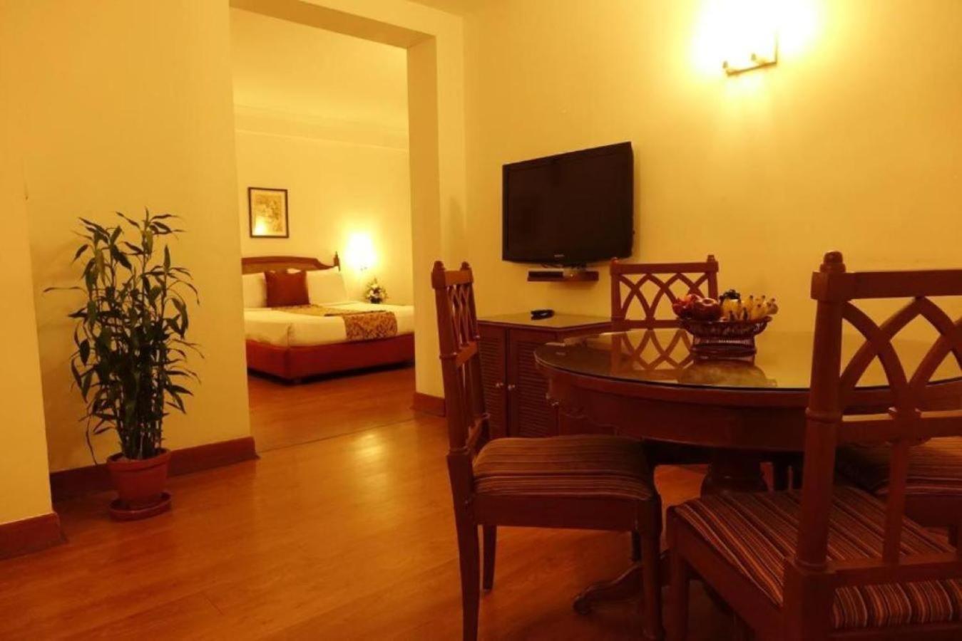 Abad Atrium Otel Kochi Dış mekan fotoğraf