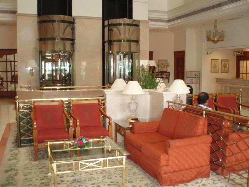 Abad Atrium Otel Kochi Dış mekan fotoğraf