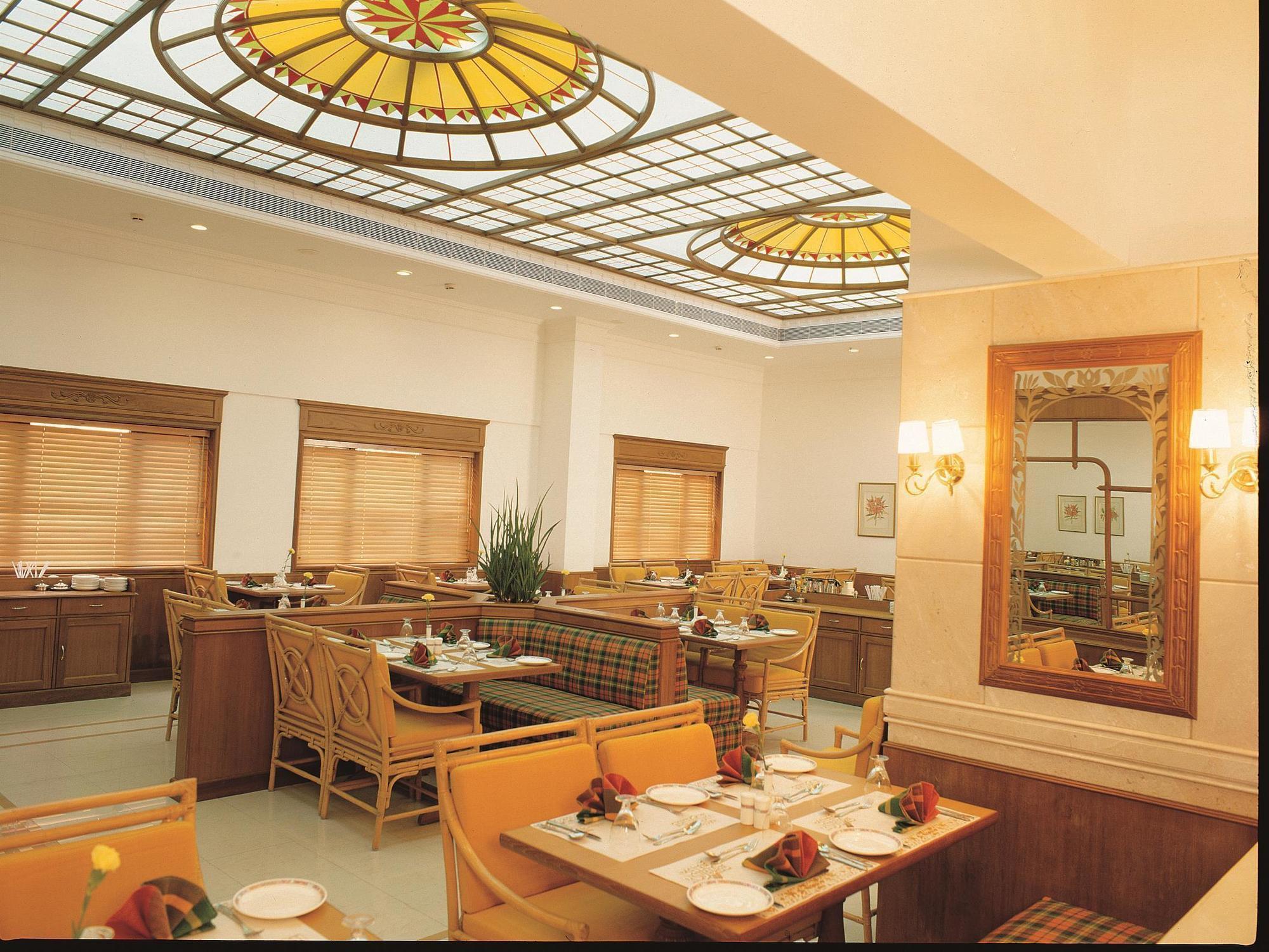 Abad Atrium Otel Kochi Dış mekan fotoğraf