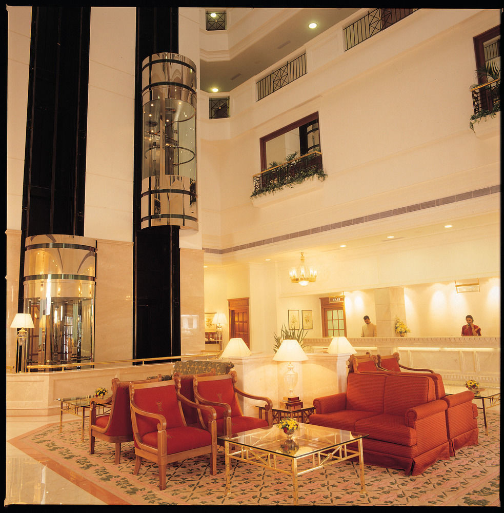 Abad Atrium Otel Kochi Dış mekan fotoğraf