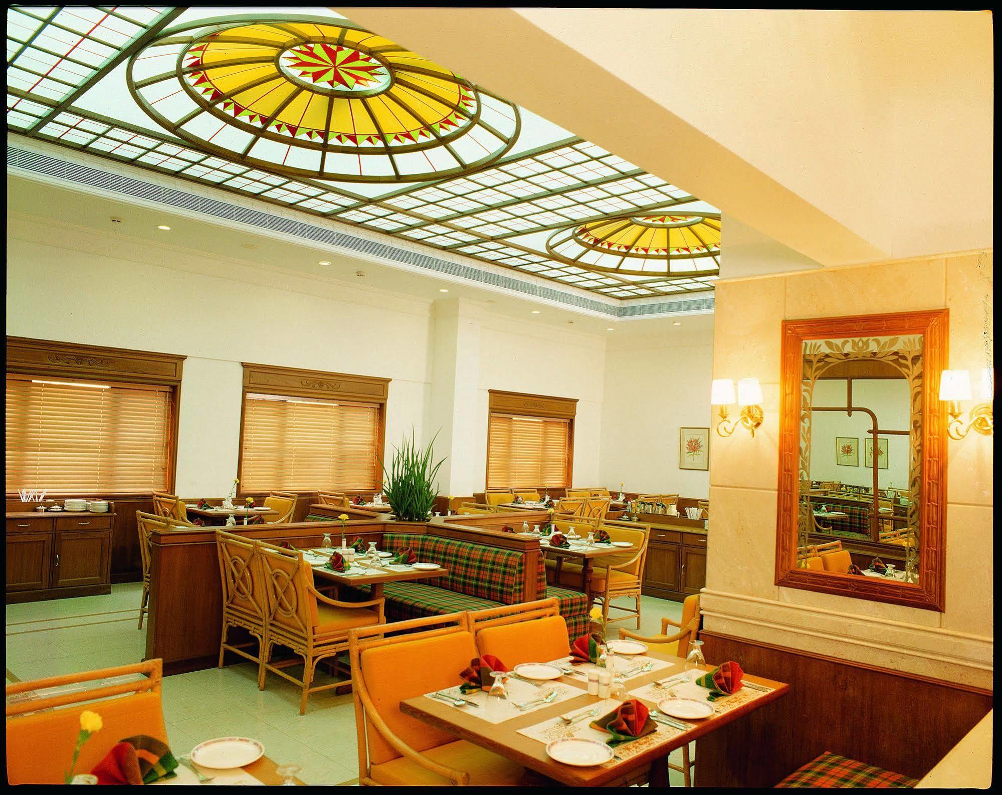 Abad Atrium Otel Kochi Dış mekan fotoğraf