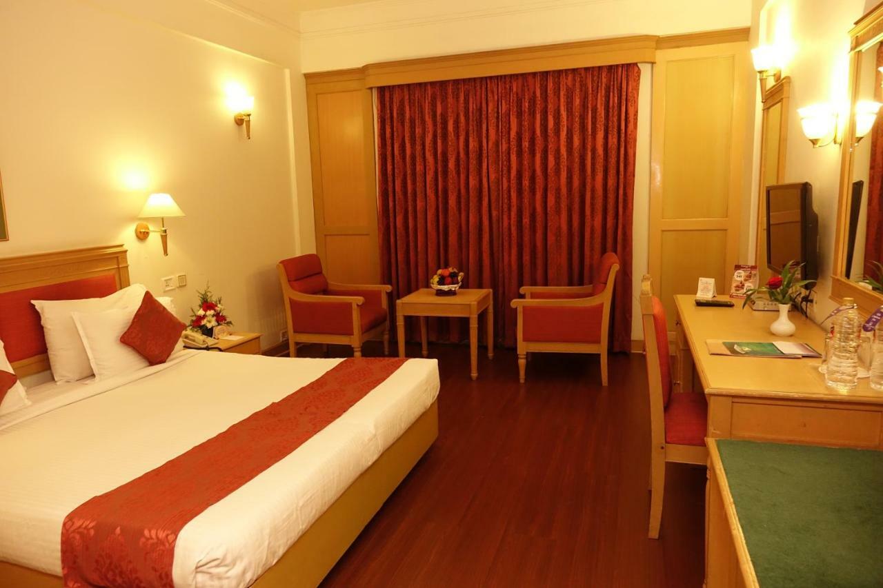 Abad Atrium Otel Kochi Dış mekan fotoğraf